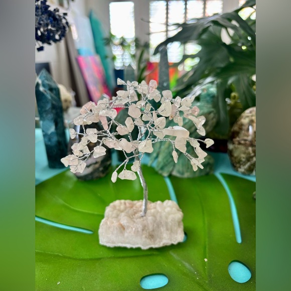 Rose Quartz Tree - Picture 4 of 7